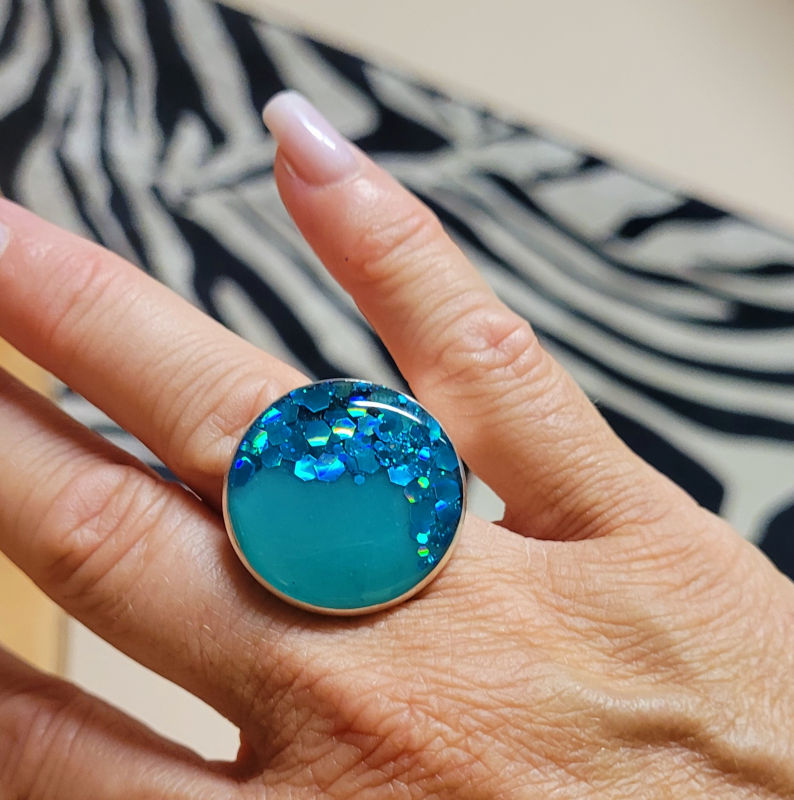Bague réglable bleu azur et paillette