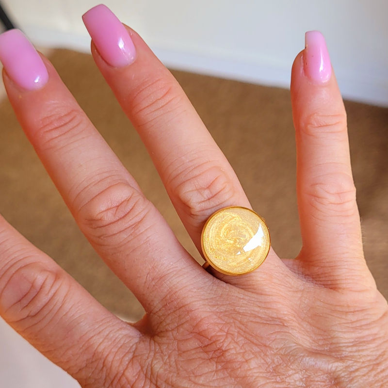 Bague réglable ronde nacré doré