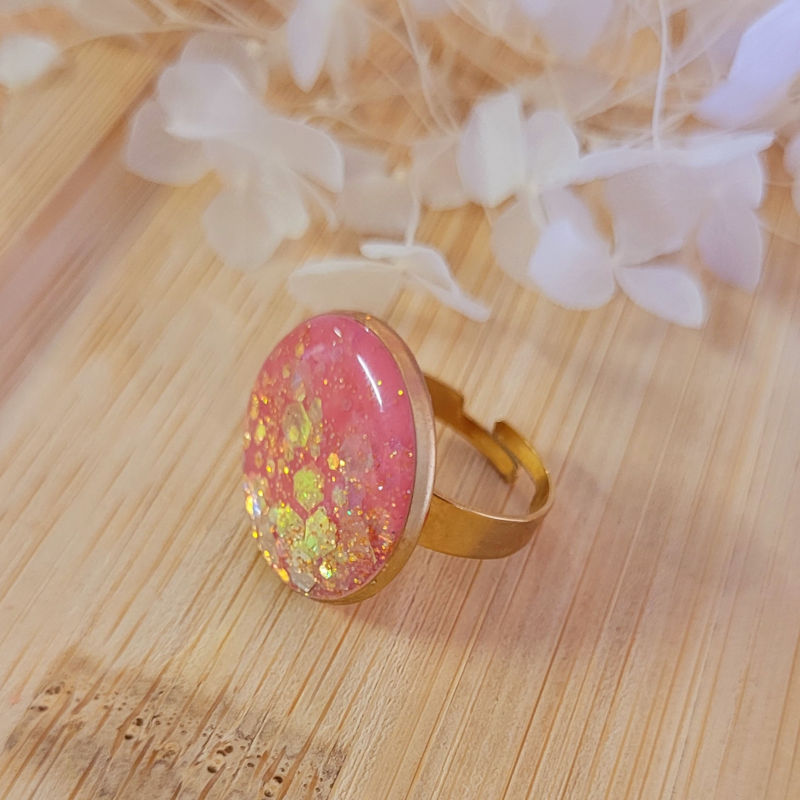 Bague réglable ronde rose paillette dorée holographique