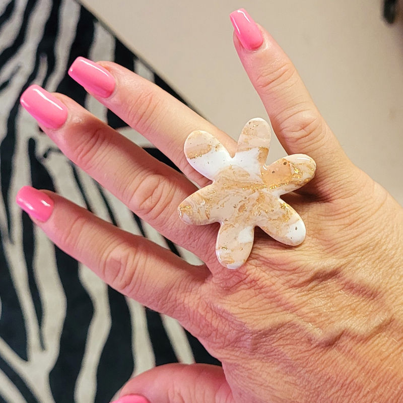 Bague réglable Flora marbré blanc beige et doré