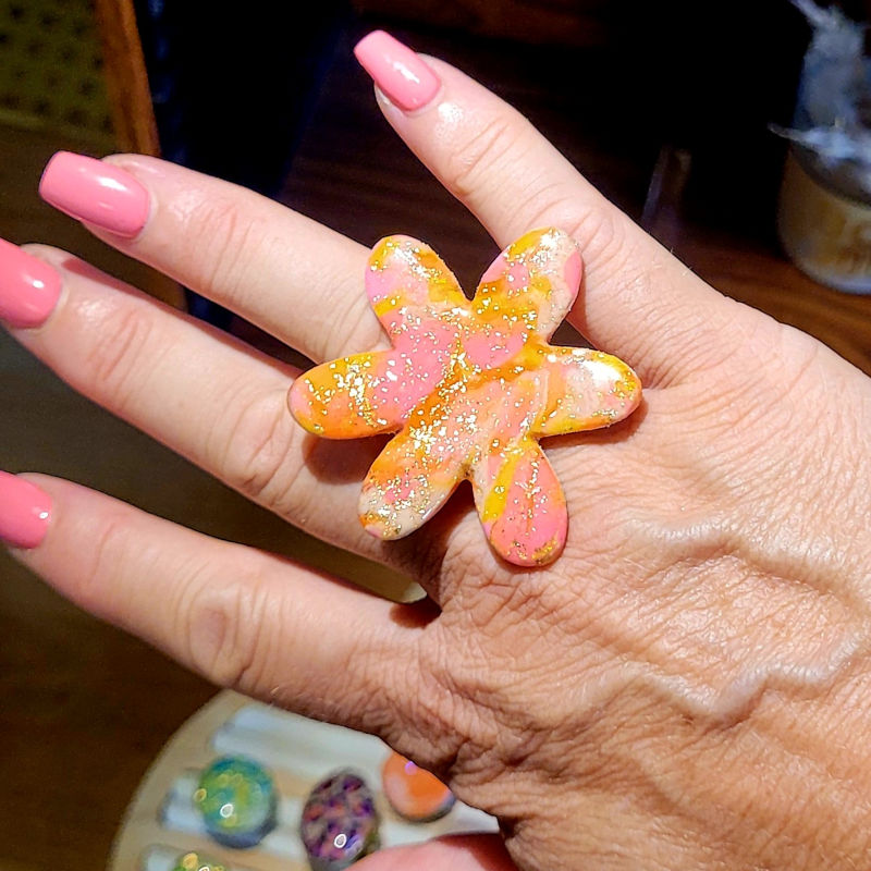 Bague réglable Flora marbré rose orange jaune beige et doré