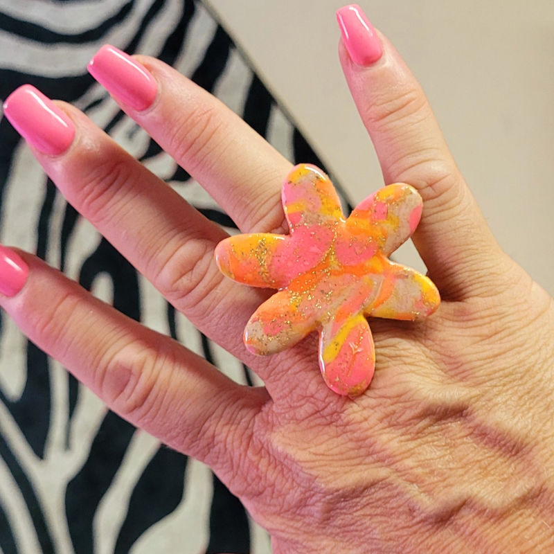 Bague réglable Flora marbré rose orange jaune beige et doré