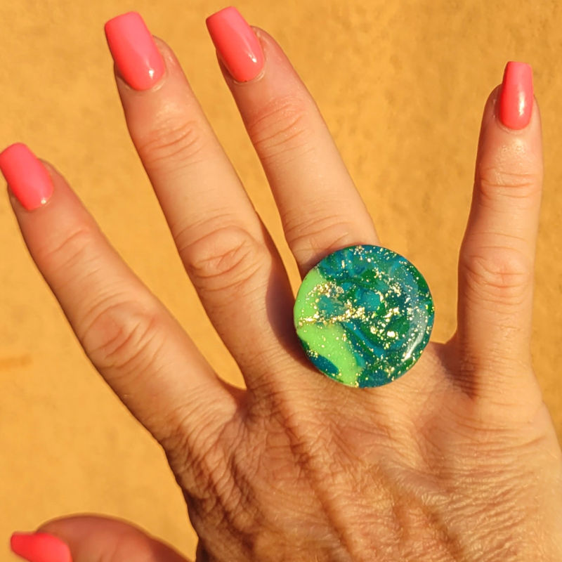 Bague réglable Romy ronde marbrée bleu vert et doré