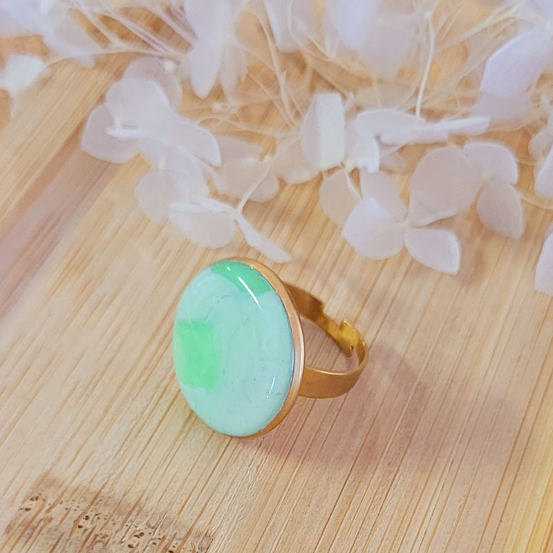 Bague réglable ronde marbrée vert