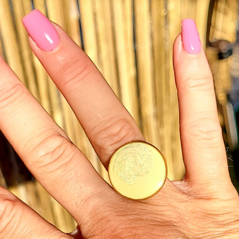 Bague réglable ronde jaune clair nacré