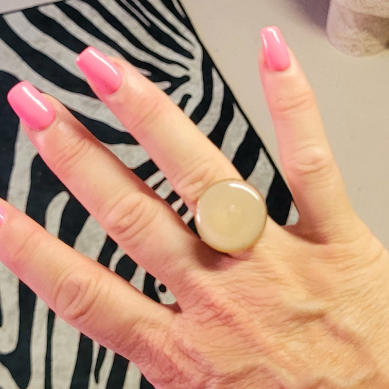 Bague réglable ronde nude nacré pailleté