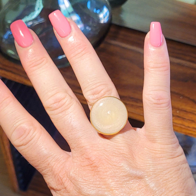 Bague réglable ronde nude nacré pailleté