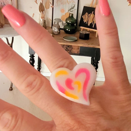 Bague réglable Anna fond blanc fluo rose et orange