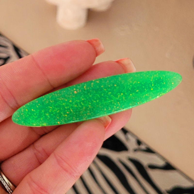 Barrette Ovale vert fluo paillette doré