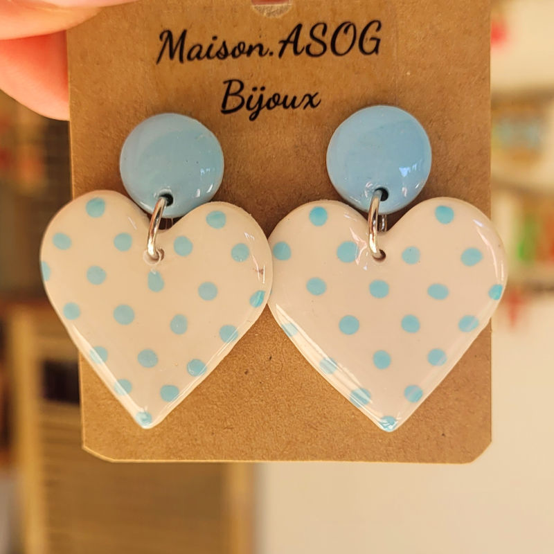 Boucles d'oreilles Cathie pastille bleu ciel et coeur à pois bleu ciel