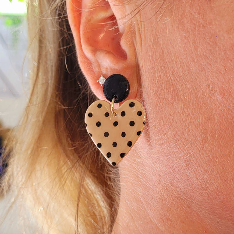 Boucles d'oreilles Cathie pastille noire et coeur à pois noir