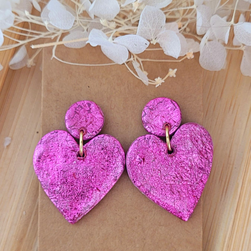 Boucles d'oreilles Cathie coeur rose fushia métallisé