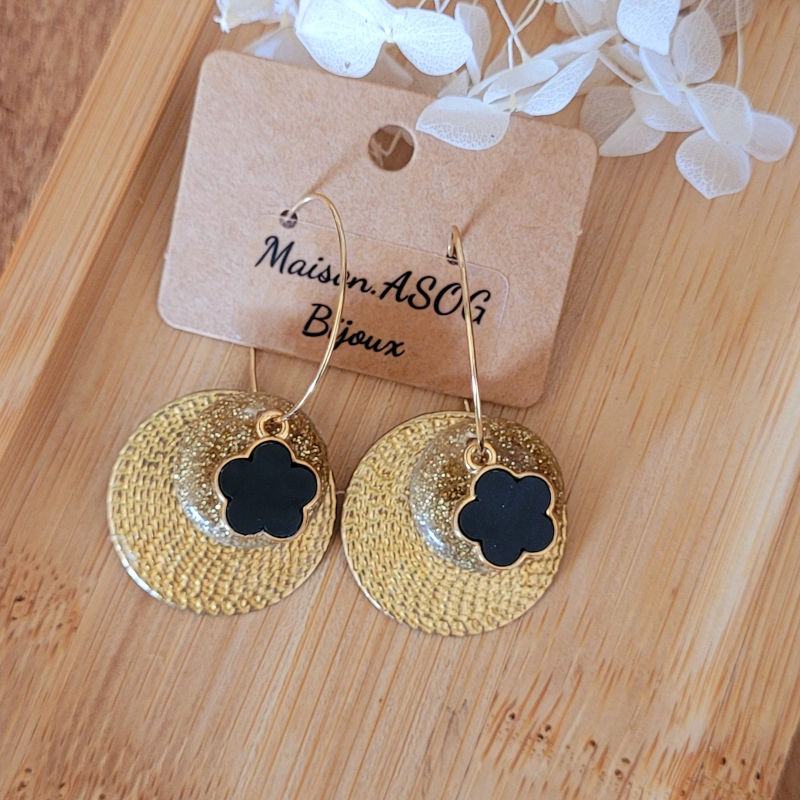 Boucles d'oreilles Charlie créole fine dorée pastille paillette dorée et fleur acier noir