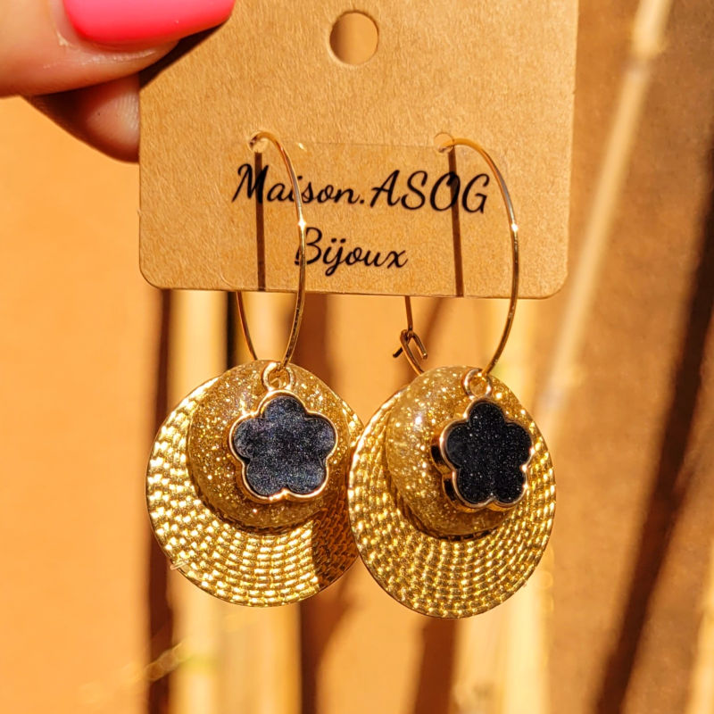 Boucles d'oreilles Charlie créole fine dorée pastille paillette dorée et fleur acier noir