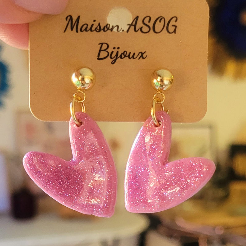 Boucle d'oreille clou boule doré Love rose lila pailleté