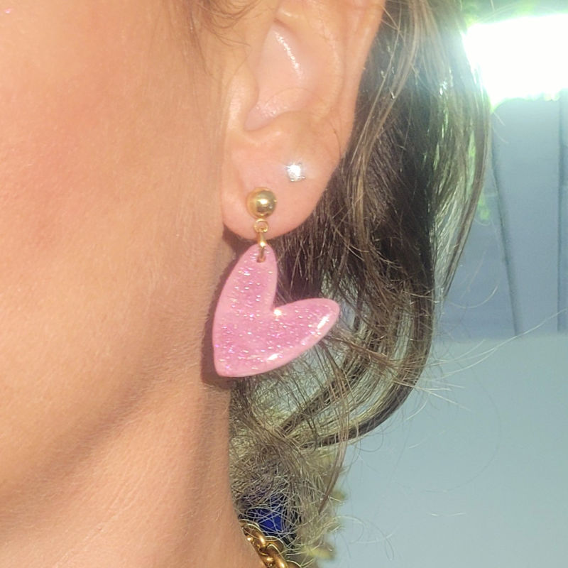 Boucle d'oreille clou boule doré Love rose lila pailleté