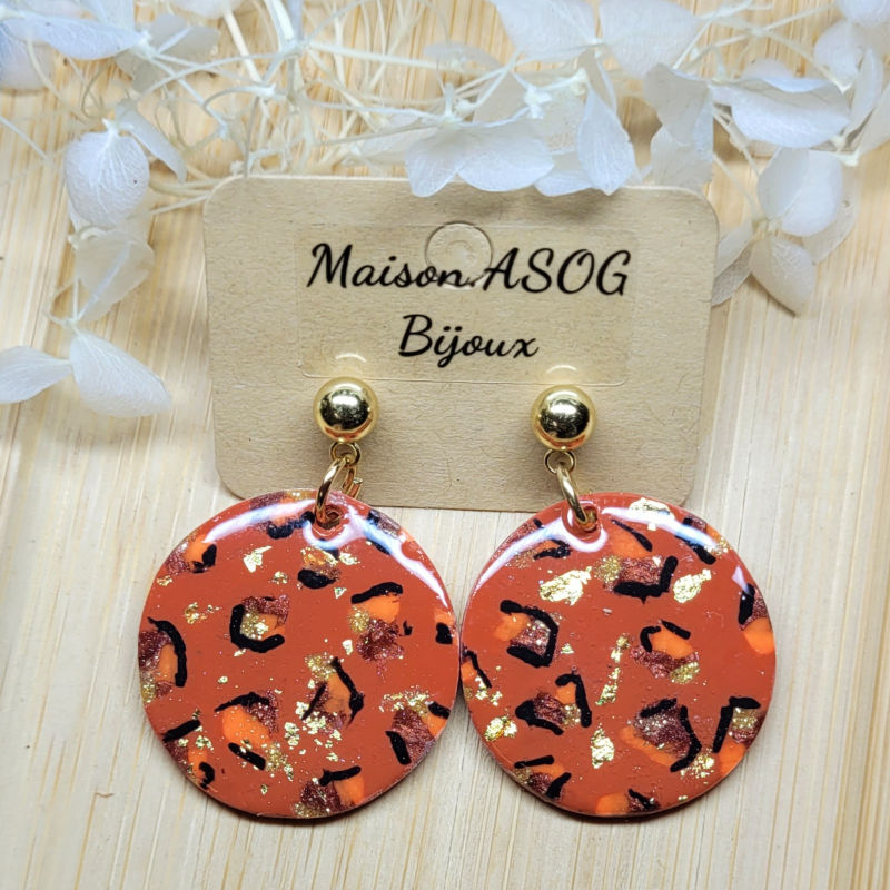 Boucles d'oreille clou boule dorée et pampille Romy Léopard terracotta caramel orange et doré