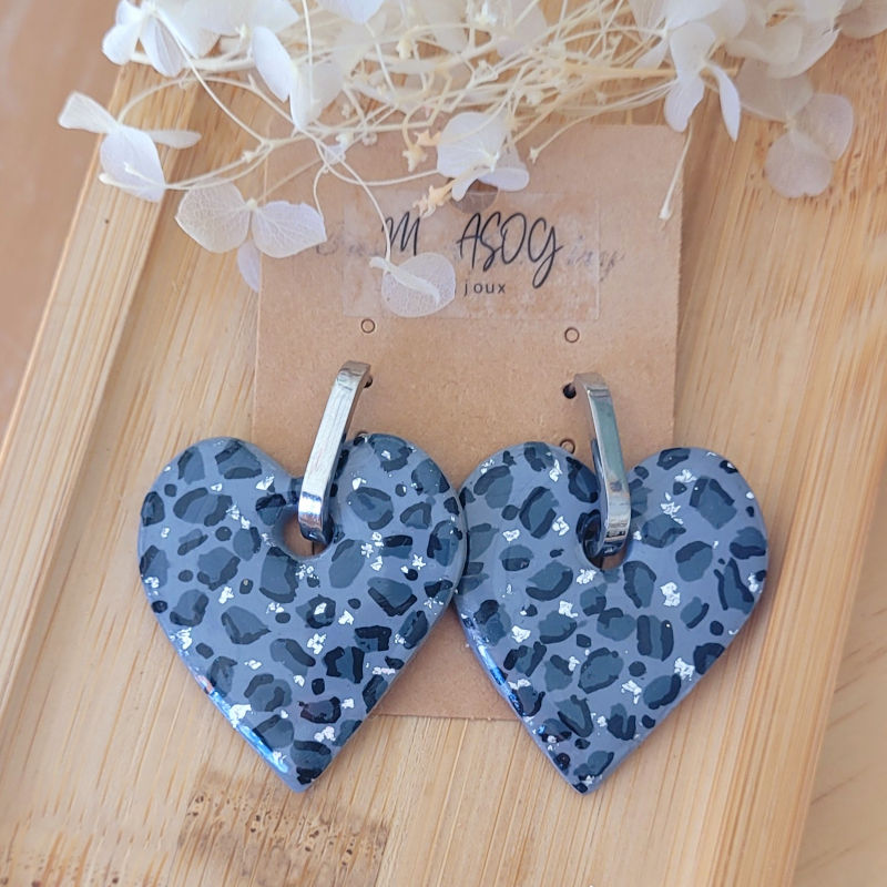 Boucles d'oreille Créole rectangulaire plate argentée pampille Maxi Coeur Léopard gris foncé clair et noir