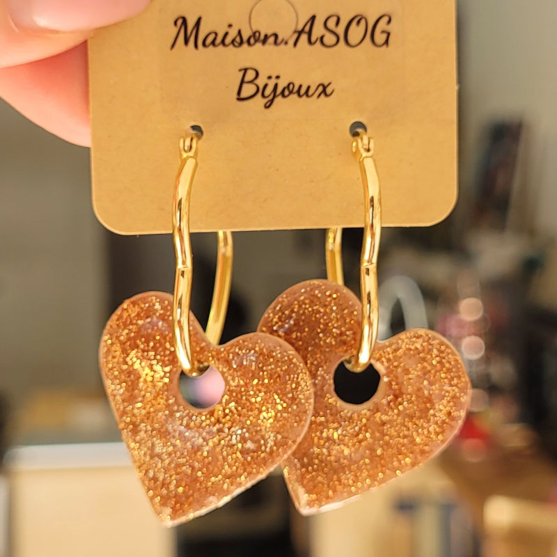 Boucles d'oreilles créole coeur dorée et pampille Coeur réversible beige rosé irisé et rosé cuivré pailleté