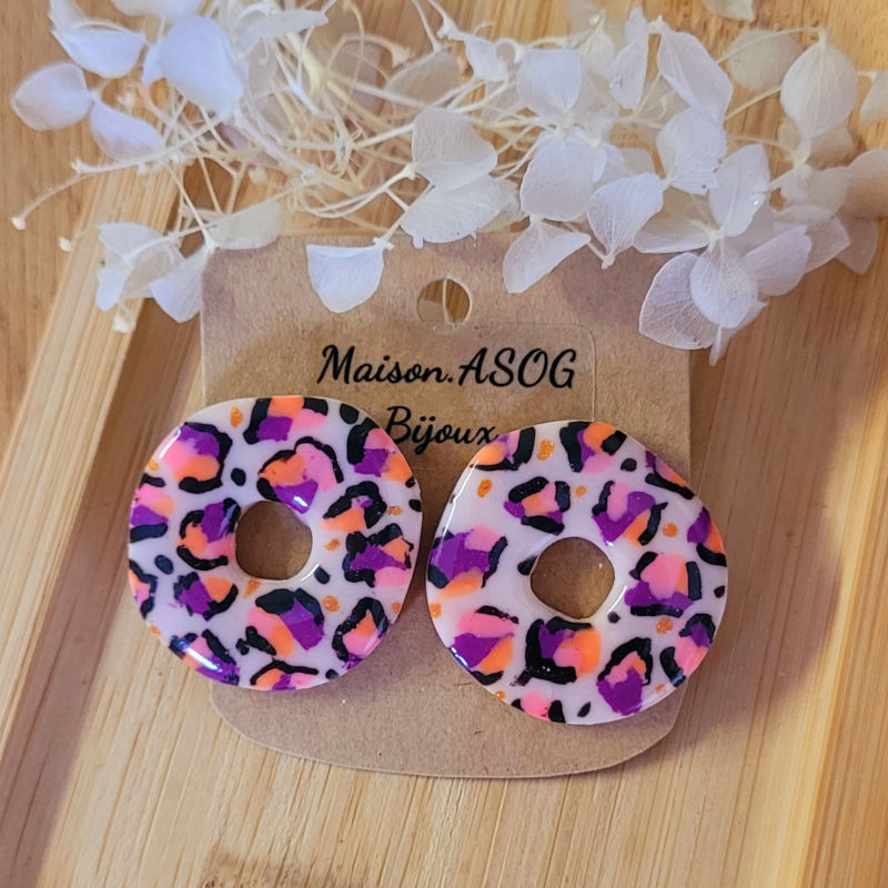 Boucles d'oreille couronne léopard beige rose violet saumon