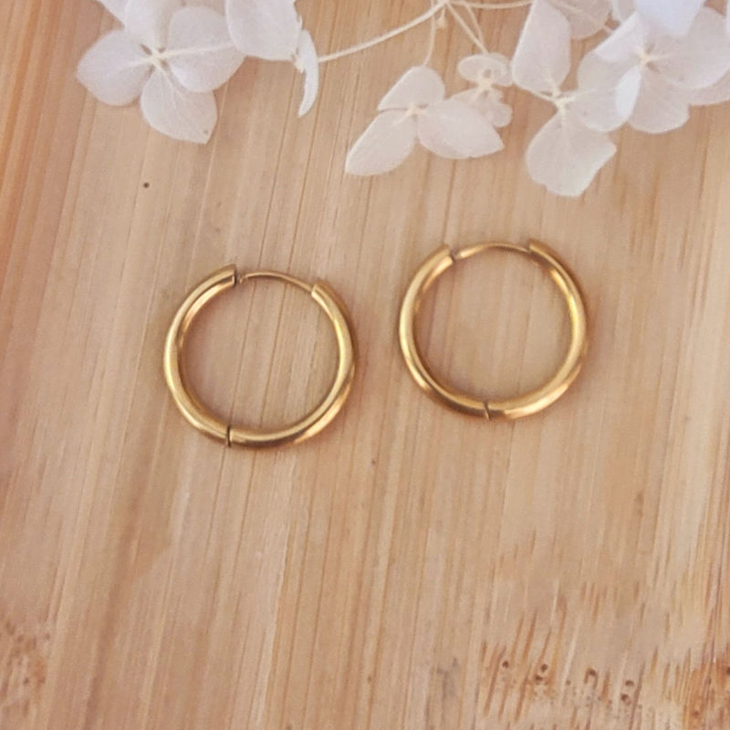 Boucles d'oreilles créole dorée et pampille Bora réversible beige rosé irisé et beige taupe pailleté