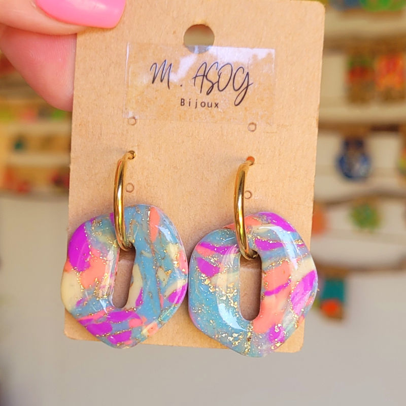 Boucles d'oreilles Créole dorée et pampille Bora rose corail mauve jaune clair vert gris