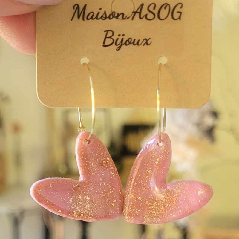 Boucle d'oreille créole dorée Love marbré rose pailleté rosé cuivré