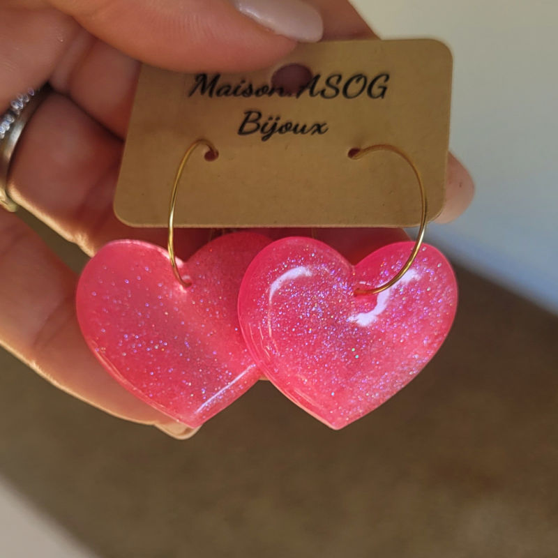 Boucle d'oreille créole dorée Coeur rose bonbon pailleté