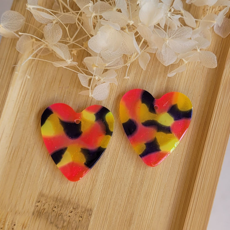 Boucles d'oreille Créole fine pampille Coeur effet tortoise bleu marine rose fluo jaune orange