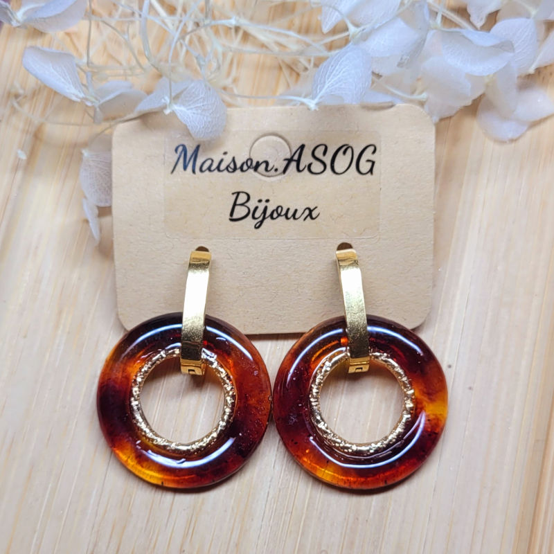 Boucles d'oreille Créole rectangulaire plate dorée pampille Anora effet tortoise marron caramel
