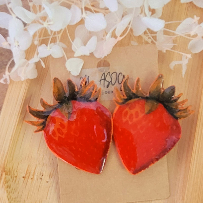 Boucle d'oreilles Fraise rouge foncé