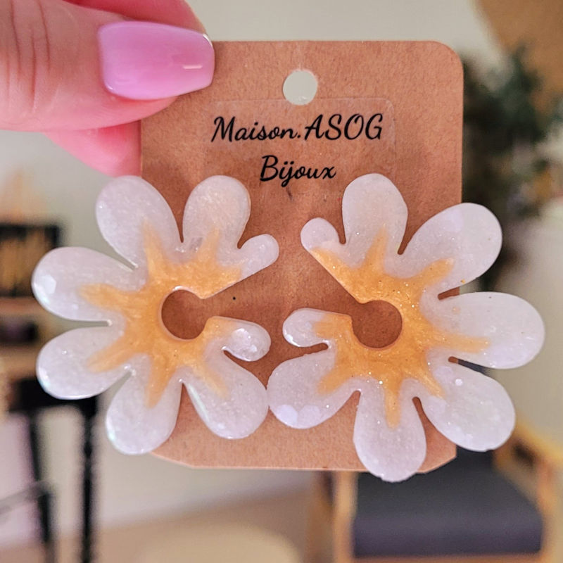 Boucles d'oreilles Giulia nacrée et pailletée blanc et doré