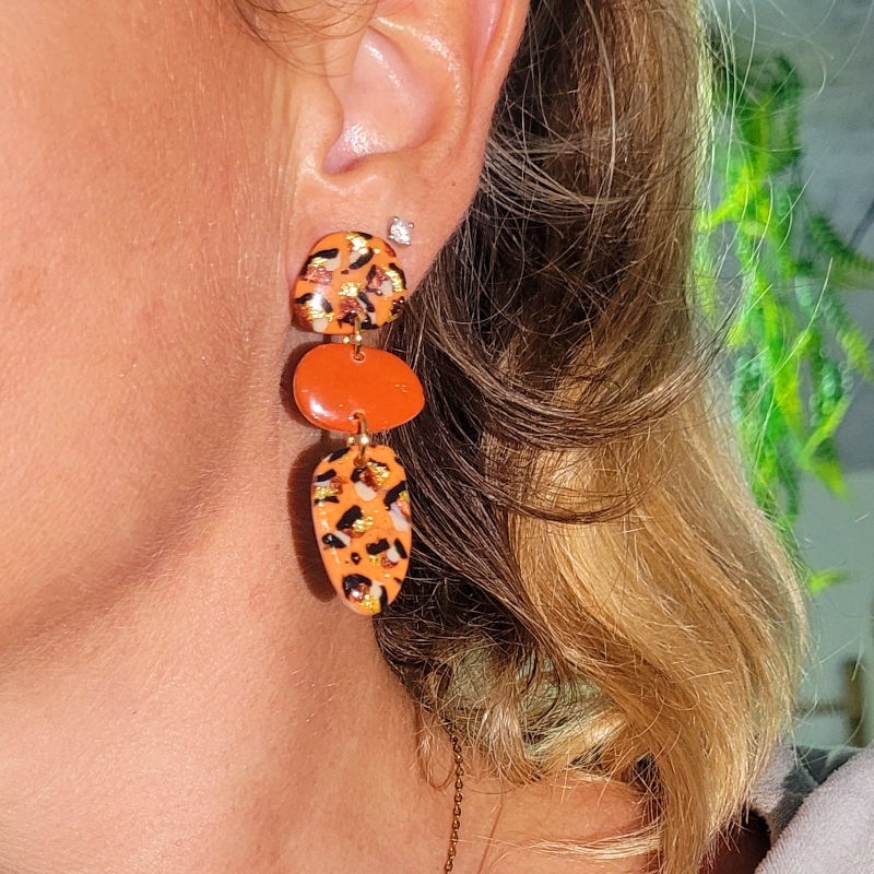 Boucle d'oreille Jackie léopard terracotta beige caramel doré
