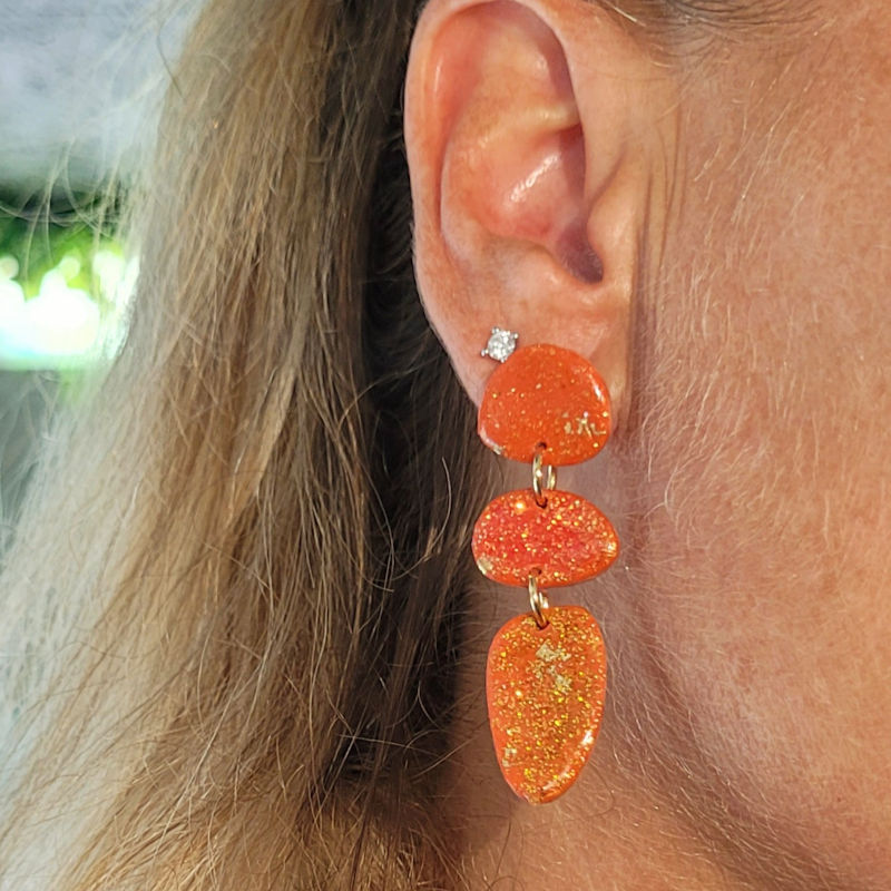 Boucle d'oreille Jackie rouge brique et orange pailleté
