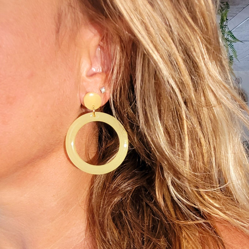 Boucles d'oreilles Jeanne pastille et créole jaune pâle