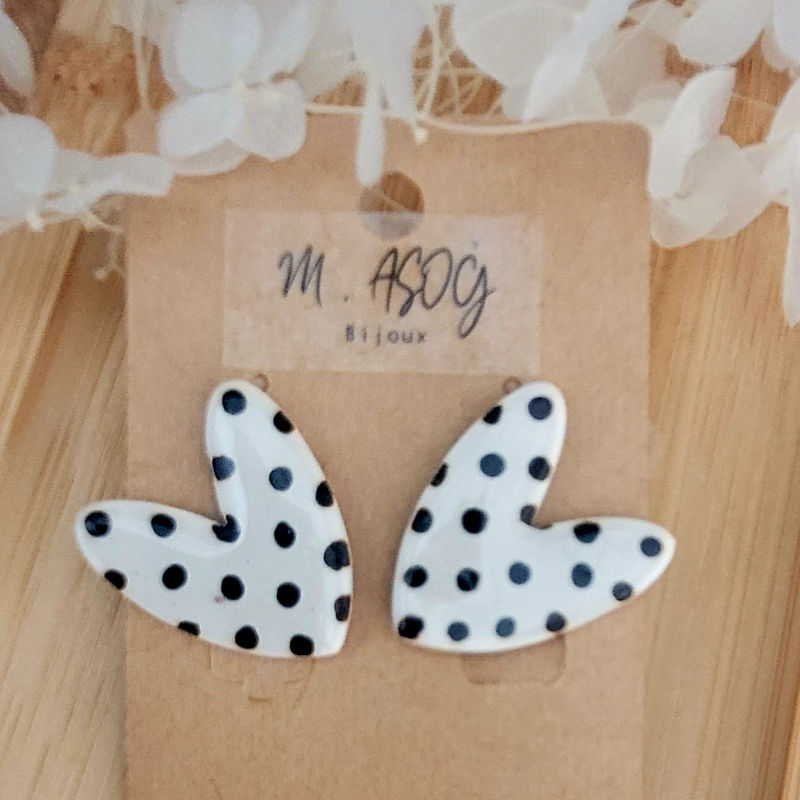 Boucles d'Oreille Love blanche à pois noir