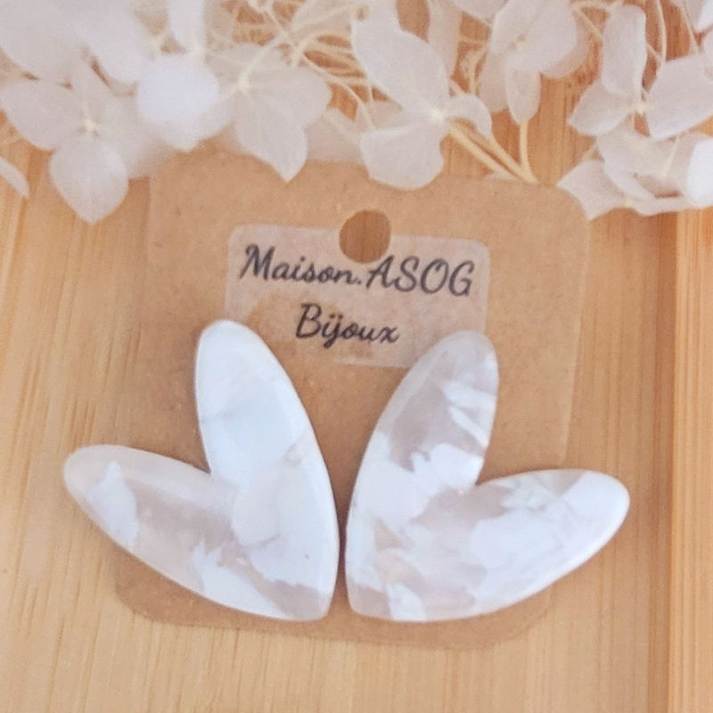 Boucles d'Oreille Love marbré blanc et beige