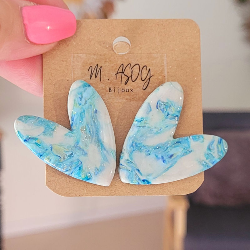 Boucles d'Oreille Love marbrée bleu et blanc