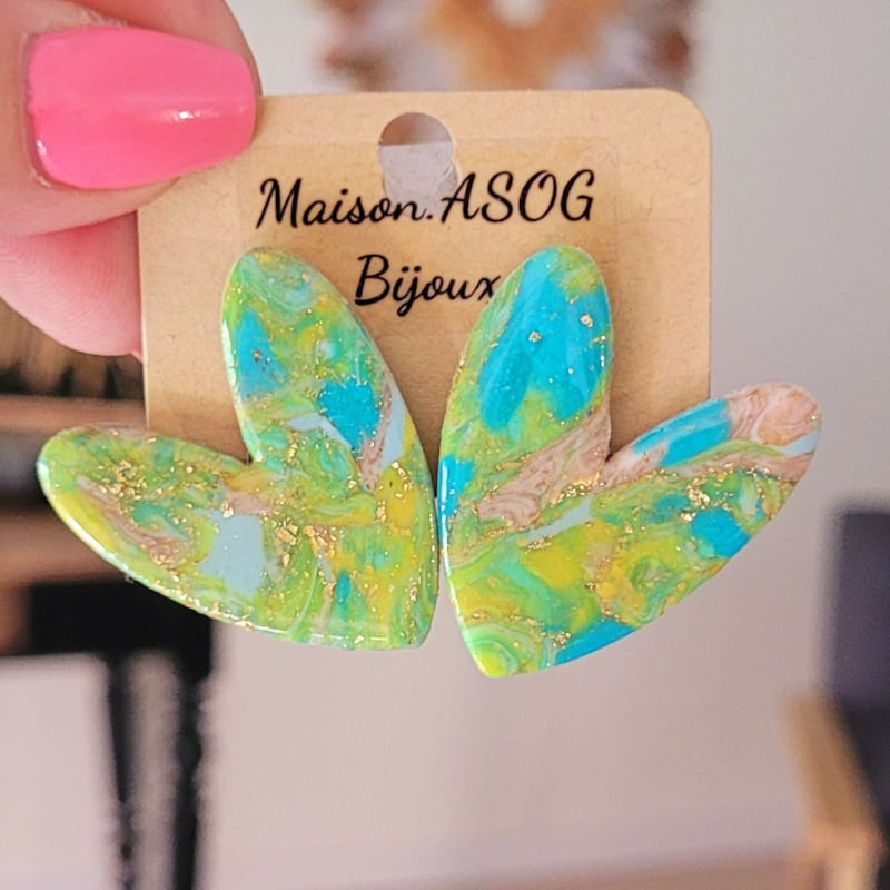 Boucle d'oreilles Love marbré bleu turquoise bleu ciel vert clair beige et doré