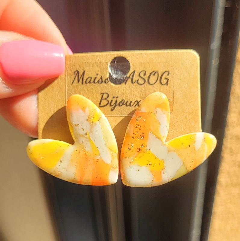 Boucle d'oreilles Love marbré orange jaune blanc beige et doré