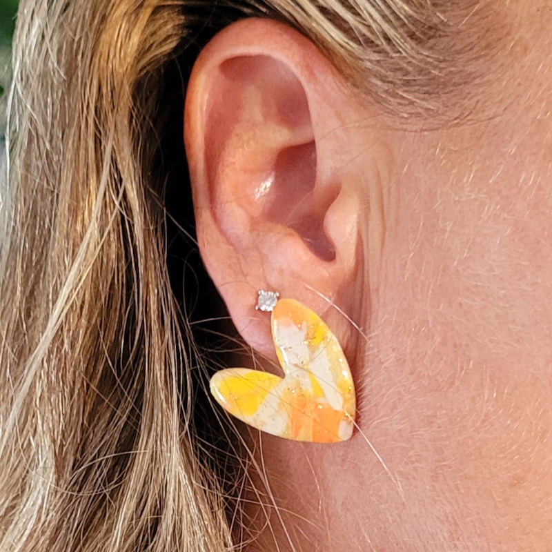 Boucle d'oreilles Love marbré orange jaune blanc beige et doré