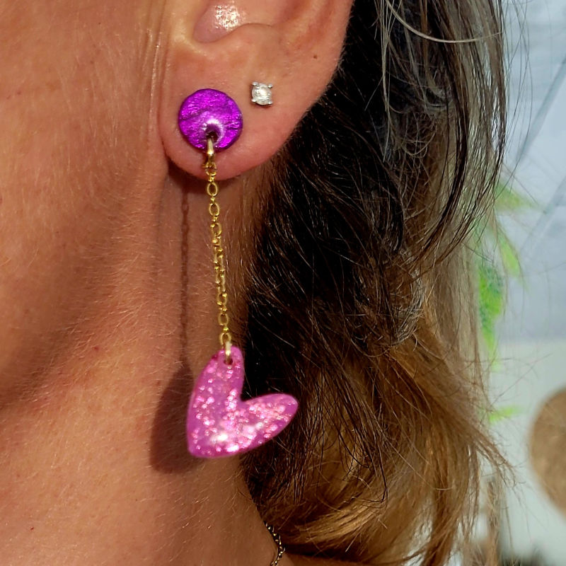 Boucles d'oreille Love pendante avec chaîne doré rose fushia pailleté rosé cuivré