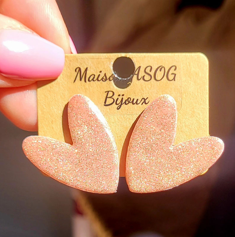 Boucle d'oreilles Love vieux rose paillette fine dorée