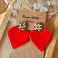 Boucles d'oreille pastille léopard beige caramel doré et pampille maxi coeur rouge