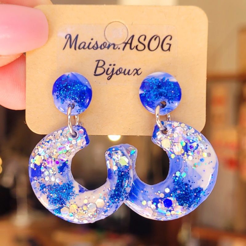 Boucles d'oreille mini Louna blanc bleu roi paillette bleu et grise holographique