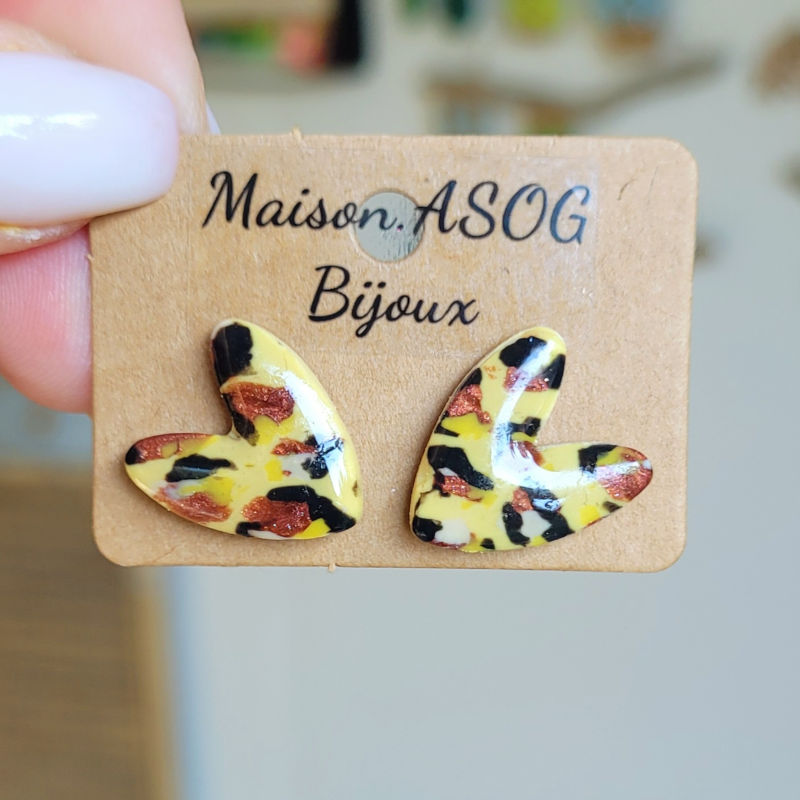 Boucles d'oreille Mini Love Léopard jaune beurre caramel jaune et doré