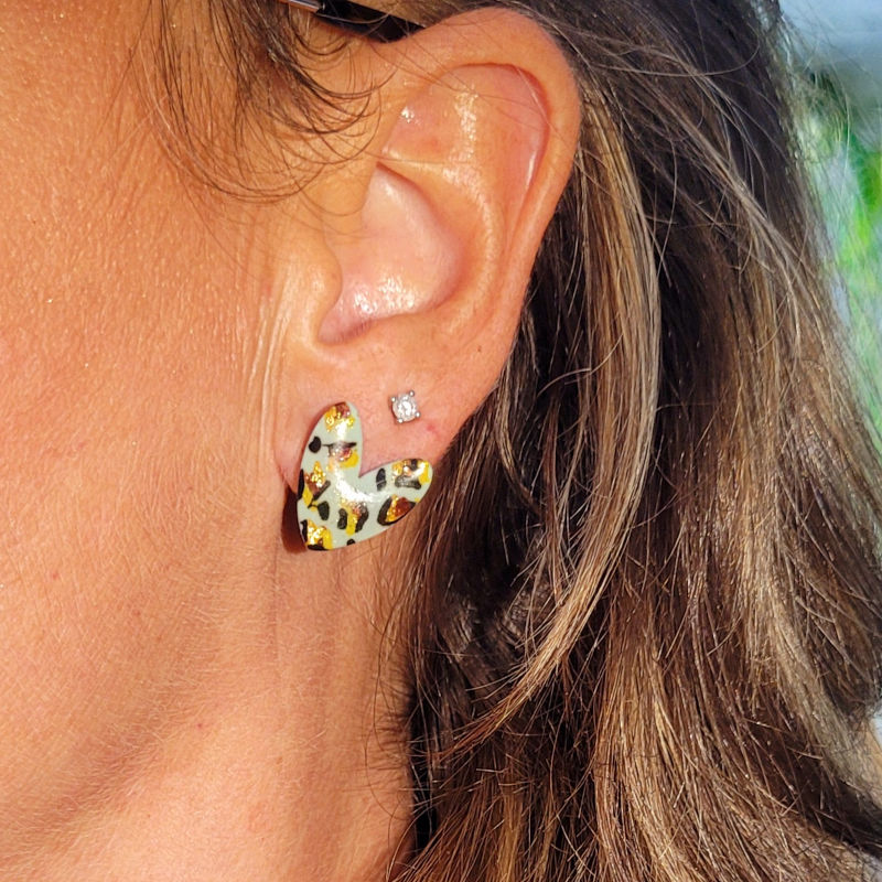 Boucles d'oreille Mini Love Léopard vert sauge vert anis caramel et doré