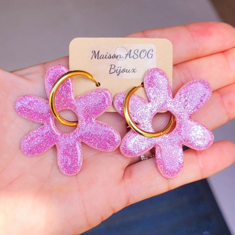 Boucles d'oreilles créole dorée et pampille Flora réversible rose bonbon métallisé et rose pailleté
