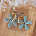 Boucles d'oreilles créole dorée et pampille Paola vert sauge irisé