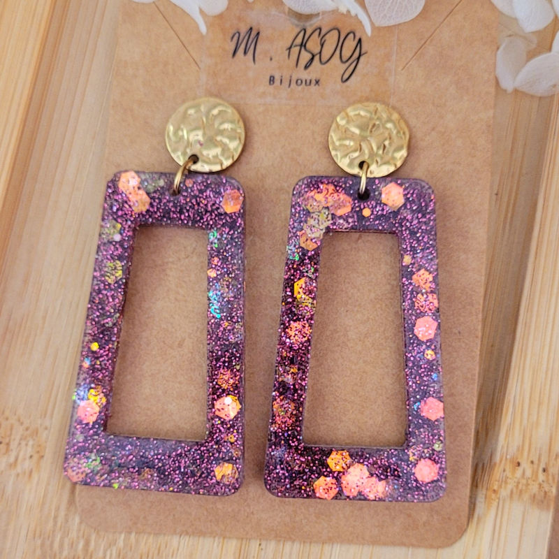 Boucles d'oreilles pastille acier doré martelé et pampille rectangulaire prune et vieux rose pailleté
